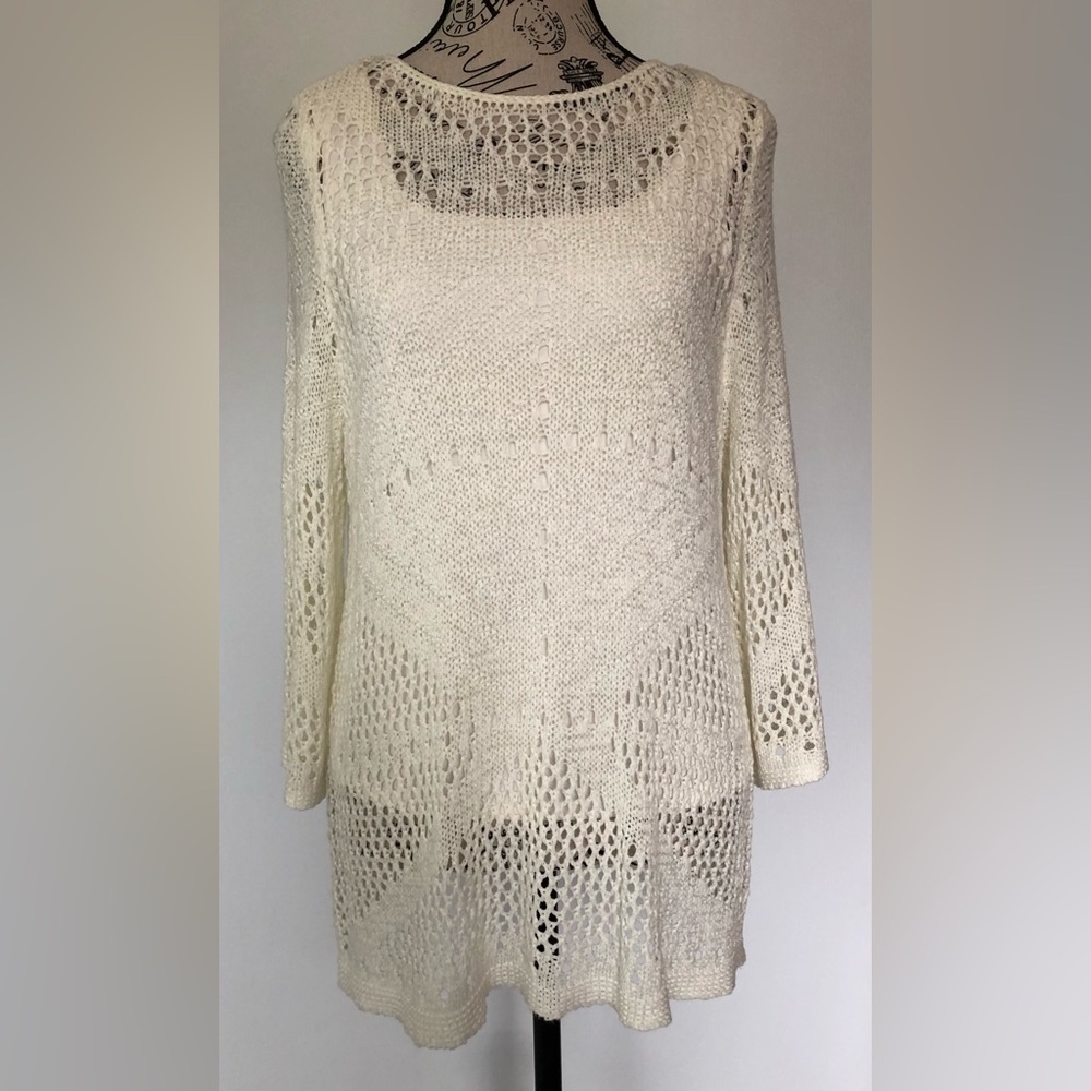 Elegant White Women's Crew Neck Sweater
